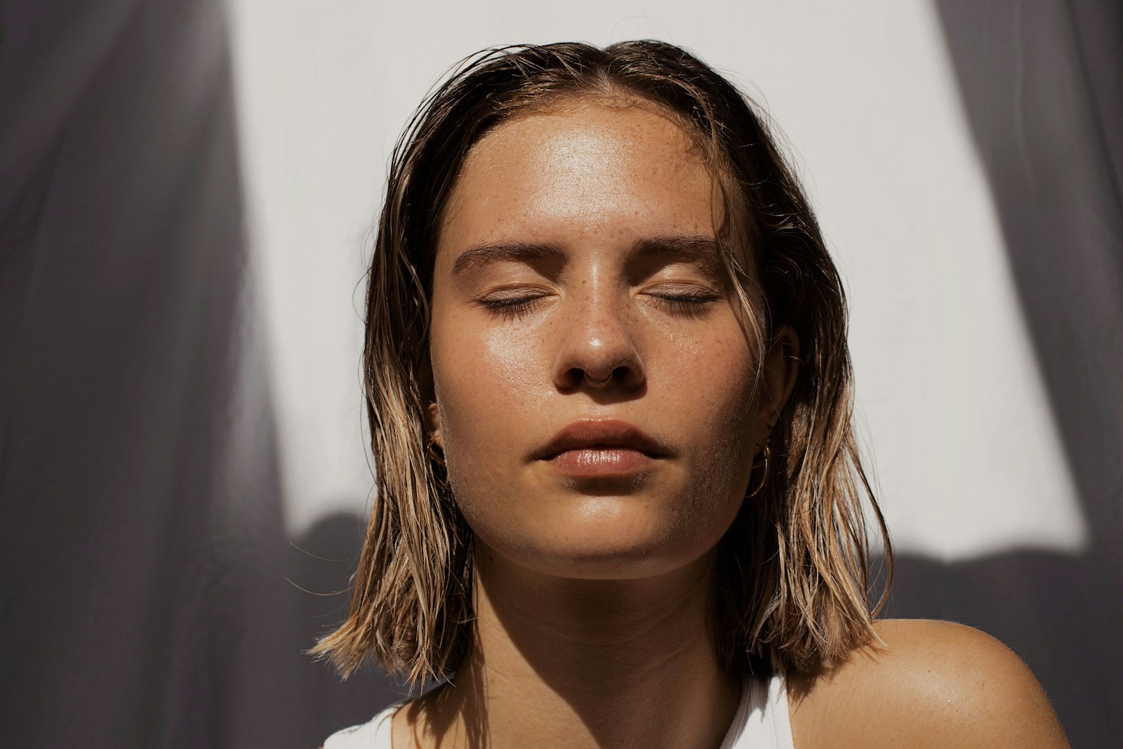A natural portrait in warm sunlight